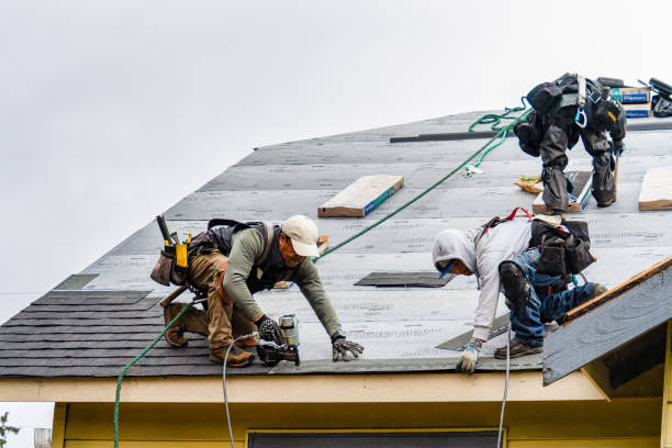 Professional Gutter Installation technician working in Ponderay, ID